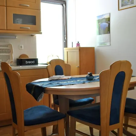 Riverside Village Apartma *